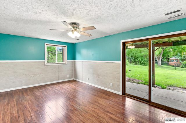 15428 Locust Street, Omaha, NE 68116