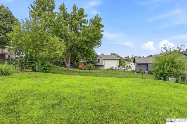 15428 Locust Street, Omaha, NE 68116