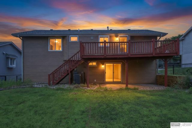 15428 Locust Street, Omaha, NE 68116