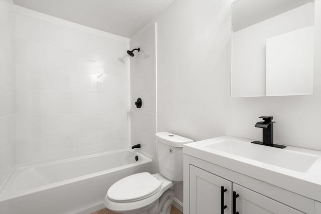 180 Main St 2110, Bridgewater, MA 02324