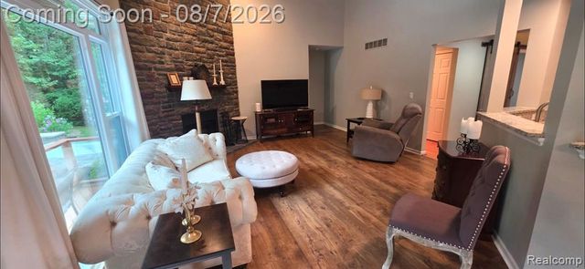 5818 Pine Trace Court, Howell, MI 48843