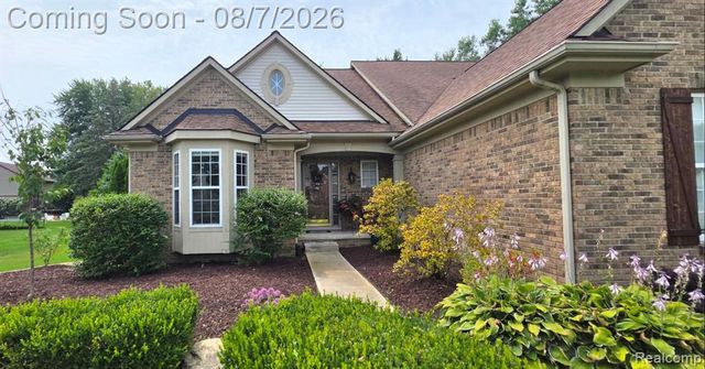 5818 Pine Trace Court, Howell, MI 48843