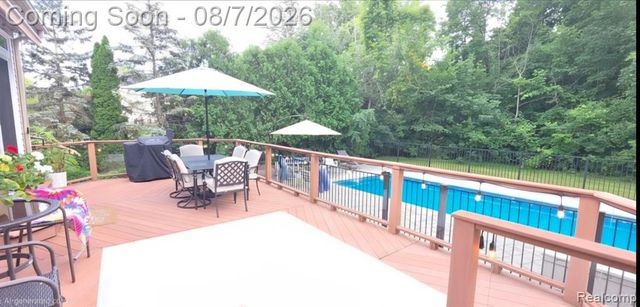 5818 Pine Trace Court, Howell, MI 48843