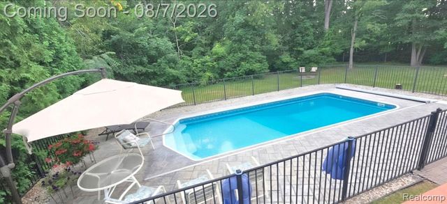 5818 Pine Trace Court, Howell, MI 48843