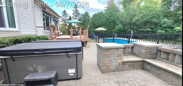5818 Pine Trace Court, Howell, MI 48843