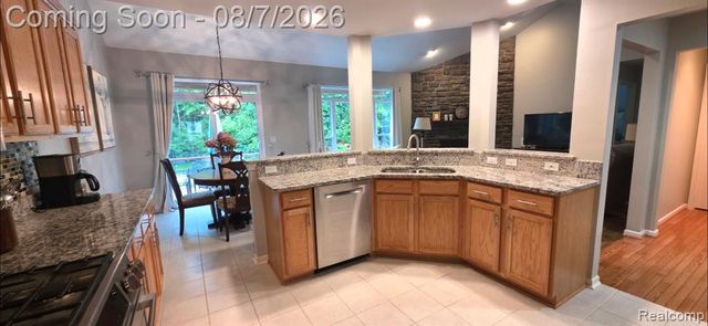 5818 Pine Trace Court, Howell, MI 48843