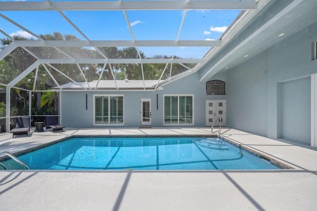 17104 Crossgate Drive, Jupiter, FL 33477
