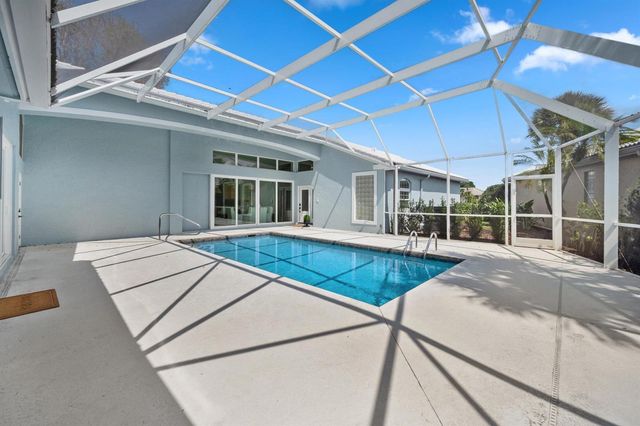17104 Crossgate Drive, Jupiter, FL 33477