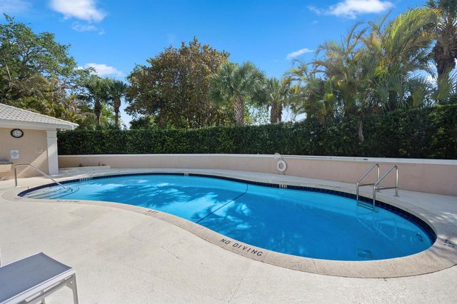 17104 Crossgate Drive, Jupiter, FL 33477