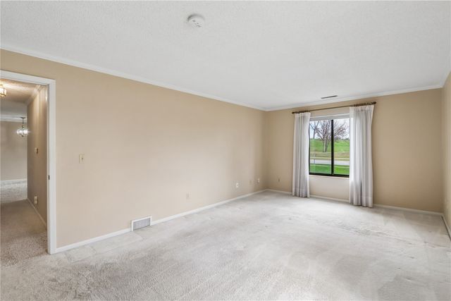 190 Cottage Grove Avenue SE 224, Cedar Rapids, IA 52403