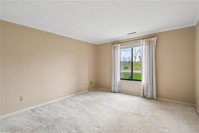 190 Cottage Grove Avenue SE 224, Cedar Rapids, IA 52403