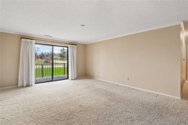 190 Cottage Grove Avenue SE 224, Cedar Rapids, IA 52403