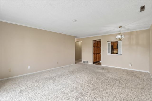 190 Cottage Grove Avenue SE 224, Cedar Rapids, IA 52403