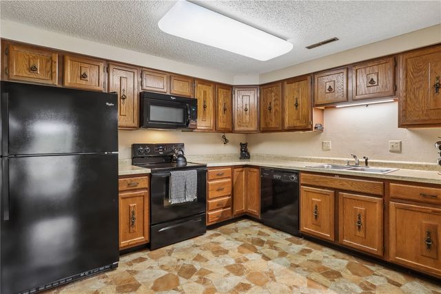 190 Cottage Grove Avenue SE 224, Cedar Rapids, IA 52403