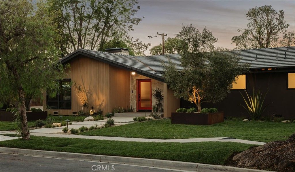 Image 1 of property listing at 5401 E El Parque, Long Beach, CA 90815