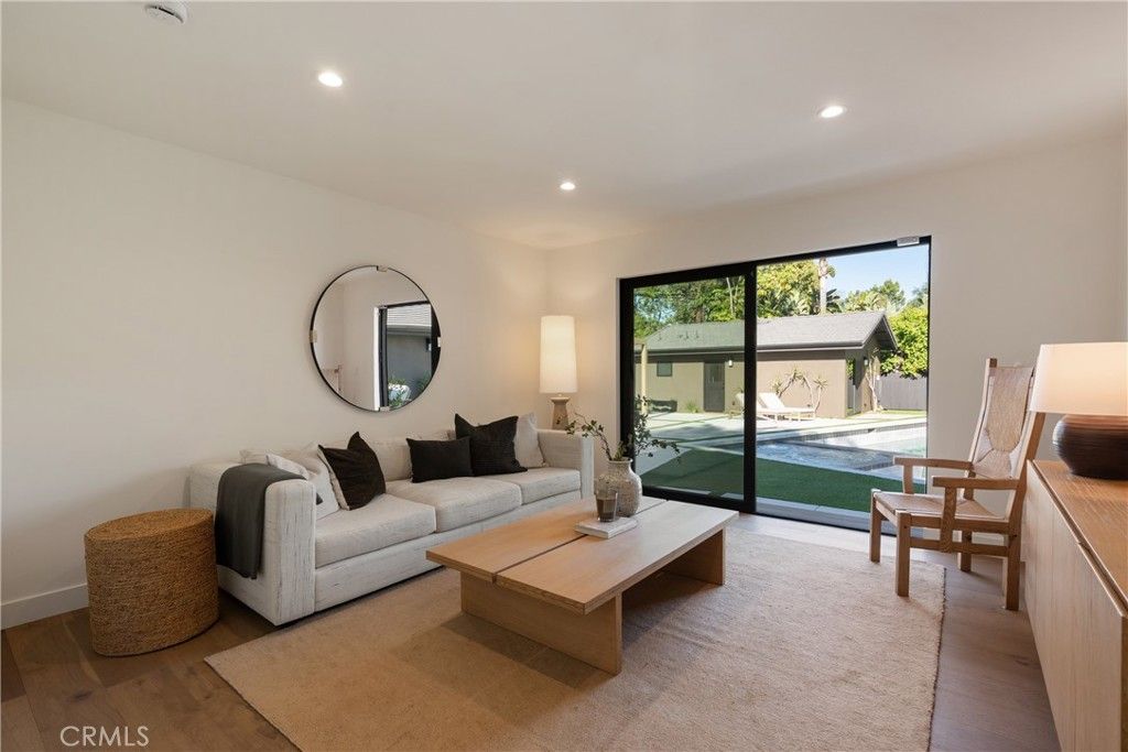 Image 13 of property listing at 5401 E El Parque, Long Beach, CA 90815