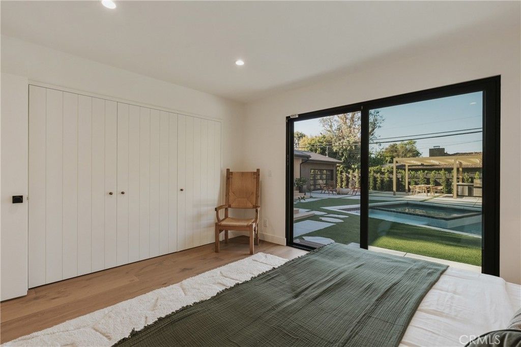 Image 21 of property listing at 5401 E El Parque, Long Beach, CA 90815