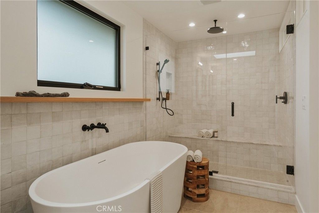 Image 24 of property listing at 5401 E El Parque, Long Beach, CA 90815