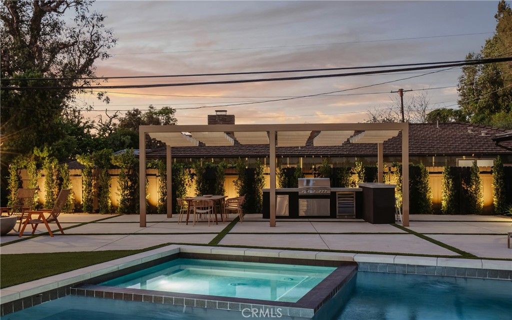 Image 36 of property listing at 5401 E El Parque, Long Beach, CA 90815