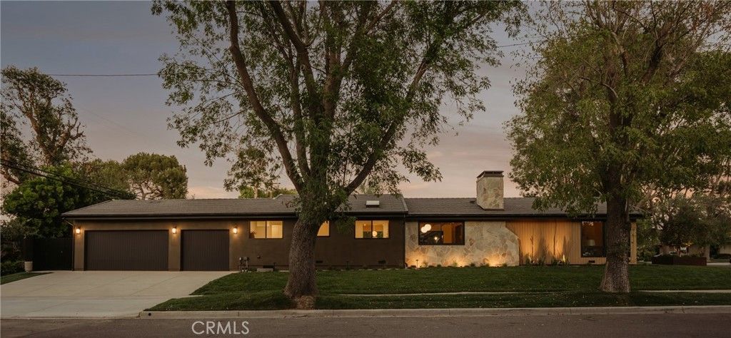 Image 37 of property listing at 5401 E El Parque, Long Beach, CA 90815