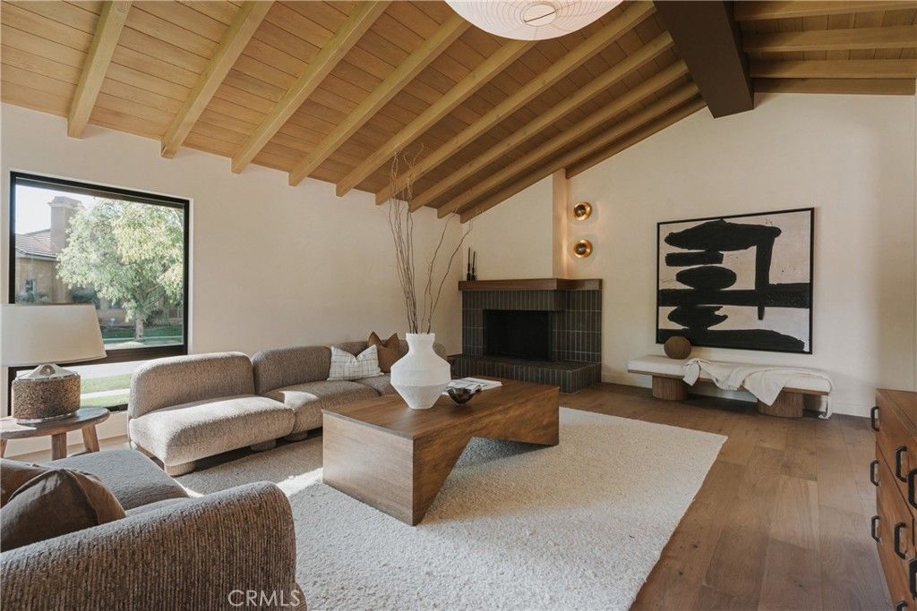 Image 7 of property listing at 5401 E El Parque, Long Beach, CA 90815