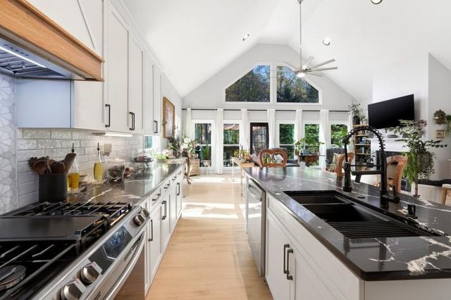 529 Battleview Drive, Smyrna, GA 30082