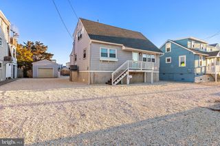 213 W 13TH ST, Ship Bottom, NJ 08008
