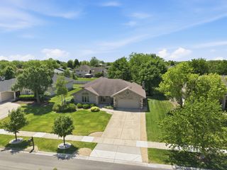 9911 195th Street, Mokena, IL 60448
