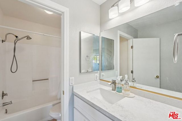 1484 3rd Street C, La Verne, CA 91750