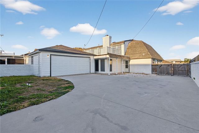 103 Granby Pl, Portland, TX 78374