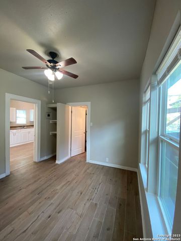 350 BARRETT PL, San Antonio, TX 78225