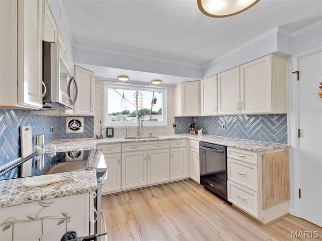 9806 Whitcomb Lane, Unincorporated, MO 63123