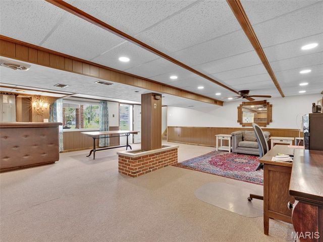9806 Whitcomb Lane, Unincorporated, MO 63123