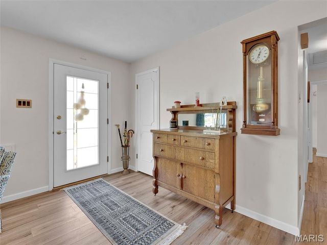 9806 Whitcomb Lane, Unincorporated, MO 63123