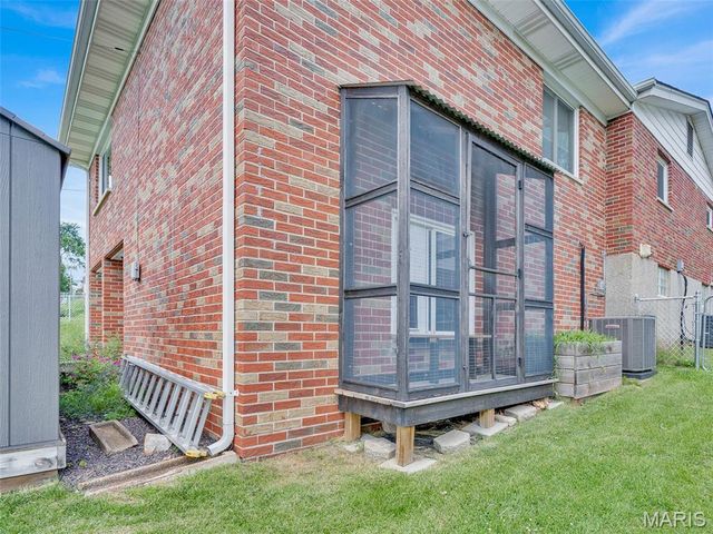 9806 Whitcomb Lane, Unincorporated, MO 63123