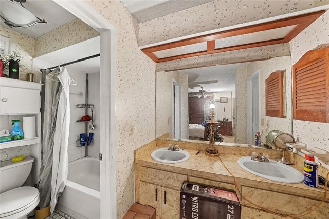 602 SPECK COURT, Tampa, FL 33613