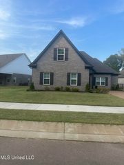 3158 Meadows Way, Hernando, MS 38632