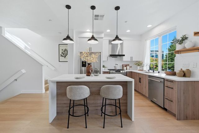 35005 11th Street, Union City, CA 94587