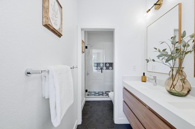 35005 11th Street, Union City, CA 94587