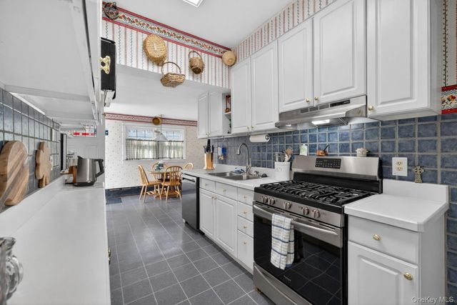 1 City Terrace N, Newburgh, NY 12550