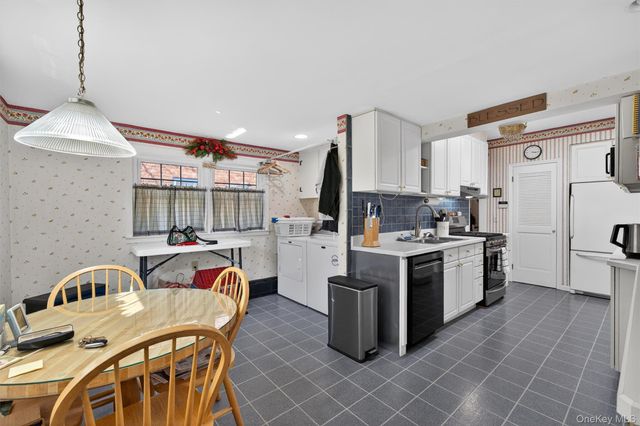 1 City Terrace N, Newburgh, NY 12550