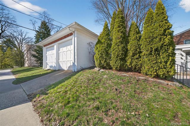 1 City Terrace N, Newburgh, NY 12550