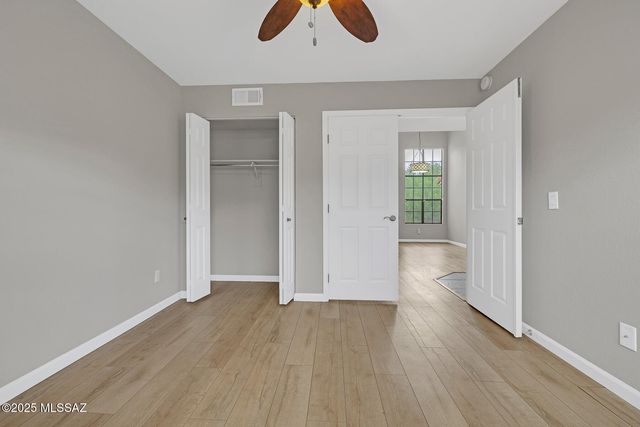 6415 N Tierra de las Catalinas Apt 38, Tucson, AZ 85718