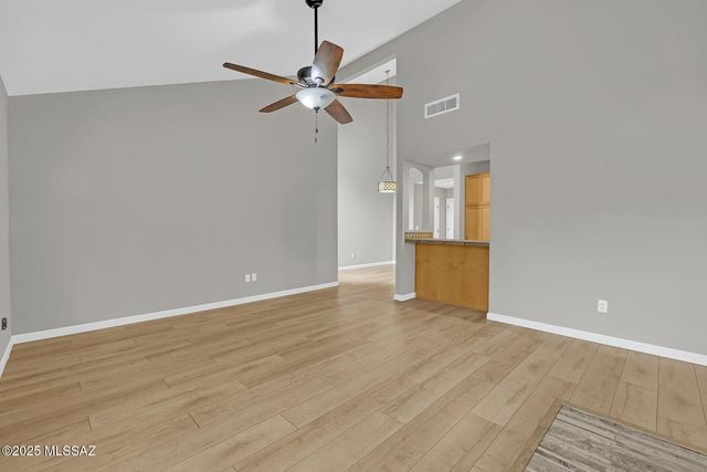 6415 N Tierra de las Catalinas Apt 38, Tucson, AZ 85718