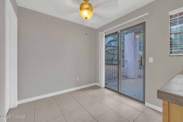6415 N Tierra de las Catalinas Apt 38, Tucson, AZ 85718
