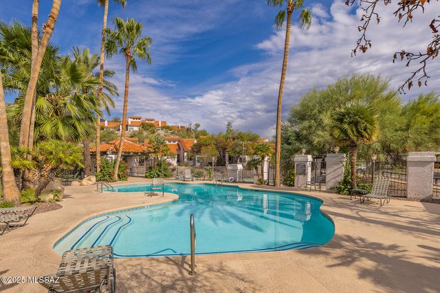 6415 N Tierra de las Catalinas Apt 38, Tucson, AZ 85718