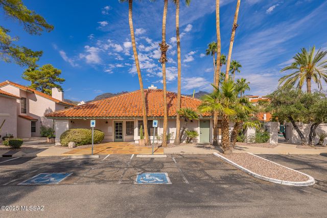 6415 N Tierra de las Catalinas Apt 38, Tucson, AZ 85718