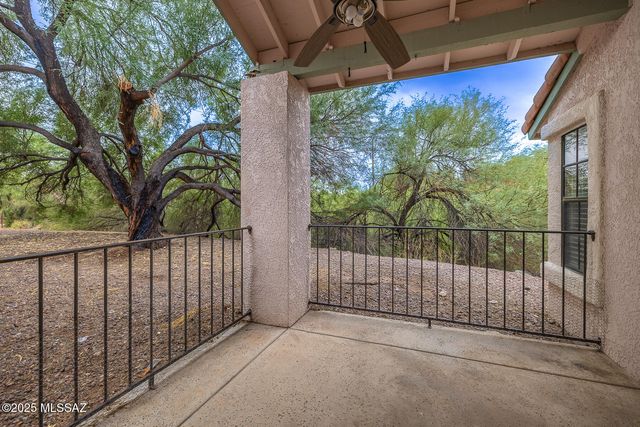 6415 N Tierra de las Catalinas Apt 38, Tucson, AZ 85718
