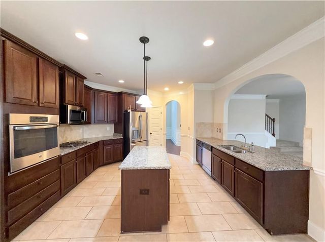 411 Little Carter Cove, Loganville, GA 30052