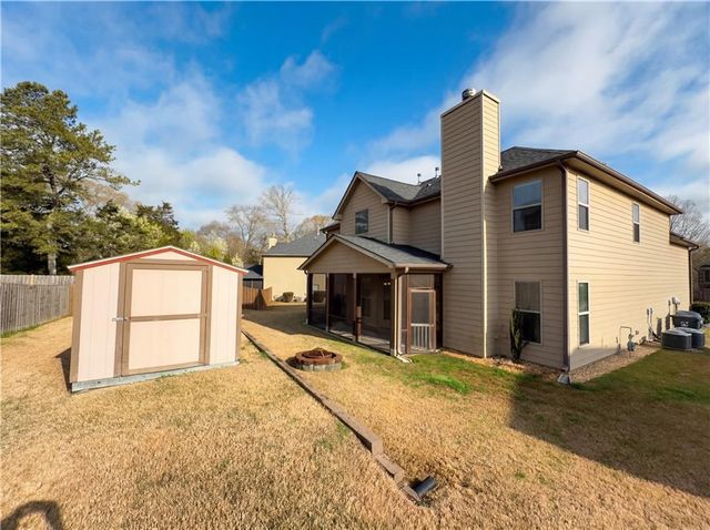 411 Little Carter Cove, Loganville, GA 30052